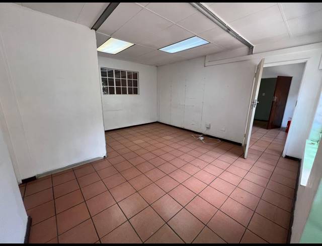 340M² WAREHOUSE TO LET IN HENNOPSPARK